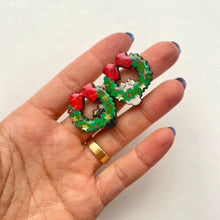 Carica l&#39;immagine nel visualizzatore di Gallery, Orecchini di legno fatti a mano - Natale
