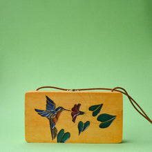 Load image into Gallery viewer, spisidda design borsa di legno artigianale colibrì
