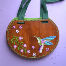 Carica l&#39;immagine nel visualizzatore di Gallery, Borsa di legno artigianale fatta a mano - Big Bag

