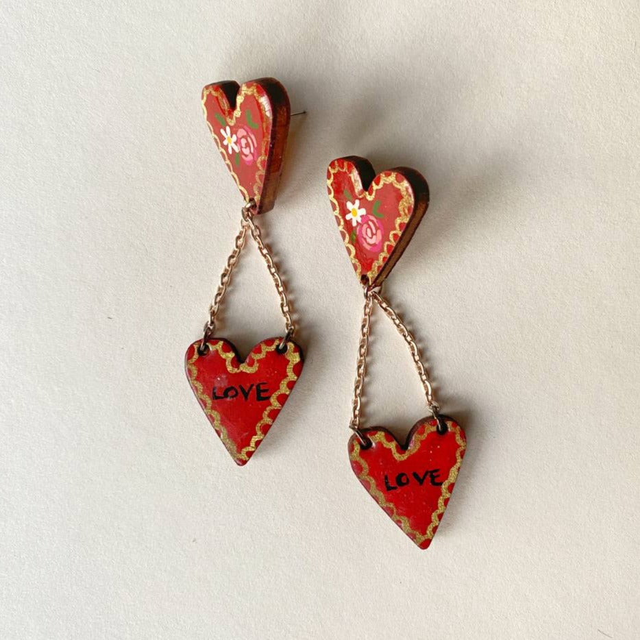 Orecchini di legno fatti a mano - LOVE